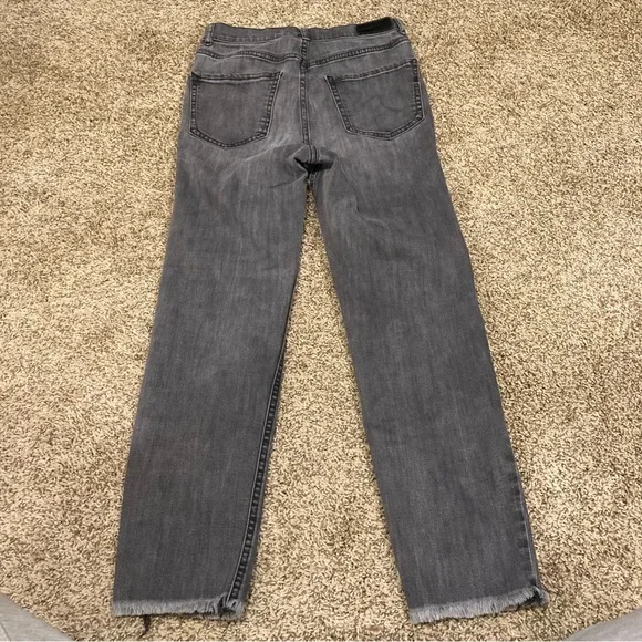 Y2K Express Faded Black Frayed Hem Mom Jeans Size 0 Super High Rise - Picture 3 of 15